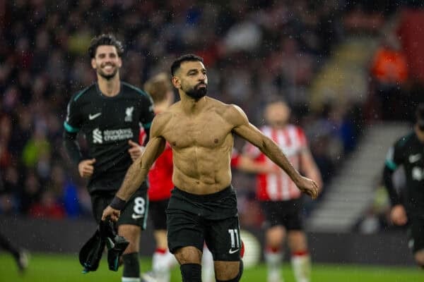 SOUTHAMPTON, ENGLAND - Sunday, November 24, 2024: Liverpool's Mohamed Salah celebrates after scoring the third goal during the FA Premier League match between Southampton FC and Liverpool FC at St Mary's Stadium. (Photo by David Rawcliffe/Propaganda)