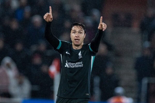 SOUTHAMPTON, ENGLAND - Tuesday December 17, 2024: Federico Chiesa of Liverpool during the Football League Cup Quarter Final match between Southampton FC and Liverpool FC at St Mary's Stadium. (Photo by David Rawcliffe/Propaganda)