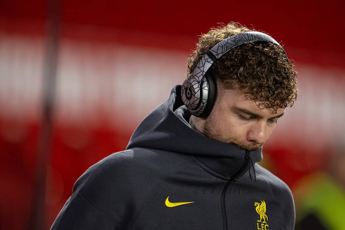 NOTTINGHAM, ENGLAND - Tuesday, December 14, 2025: Liverpool's Harvey Elliott before the FA Premier League match between Nottingham Forest FC and Liverpool FC at the City Ground. (Photo by David Rawcliffe/Propaganda)