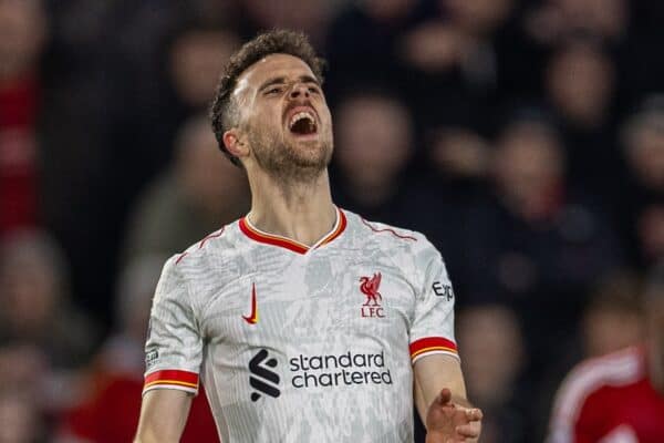 NOTTINGHAM, ENGLAND - Tuesday, January 14, 2025: Liverpool's Luis Díaz reacts after missing a chance during the FA Premier League match between Nottingham Forest FC and Liverpool FC at the City Ground. (Photo by David Rawcliffe/Propaganda)