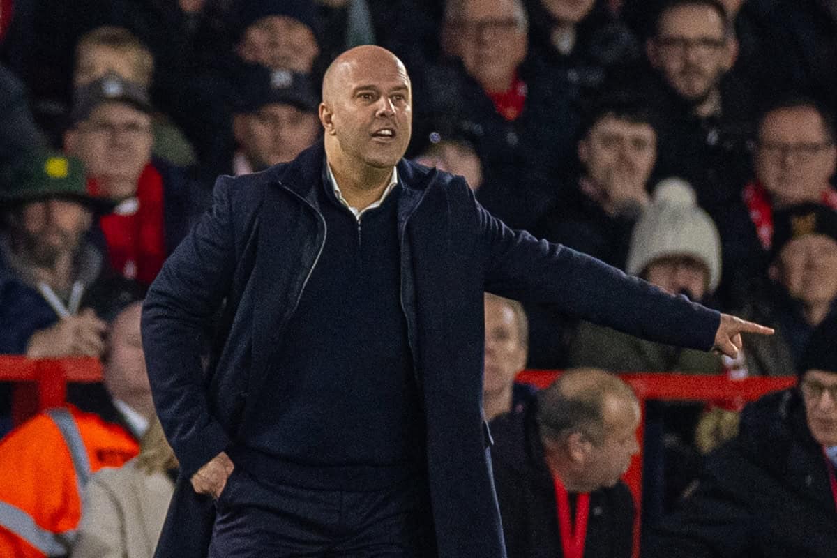 NOTTINGHAM, ENGLAND - Tuesday, January 14, 2025: Liverpool's head coach Arne Slot during the FA Premier League match between Nottingham Forest FC and Liverpool FC at the City Ground. (Photo by David Rawcliffe/Propaganda)