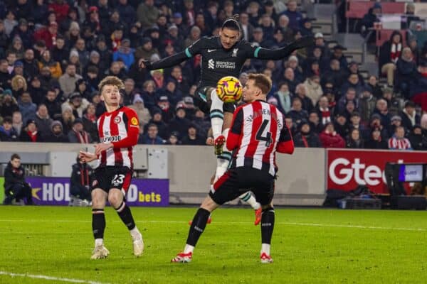 LONDON, ENGLAND - Saturday, January 18, 2025: Liverpool's Darwin Núñez sees his header go wide during the FA Premier League match between Brentford FC and Liverpool FC at the Brentford Community Stadium. (Photo by David Rawcliffe/Propaganda)