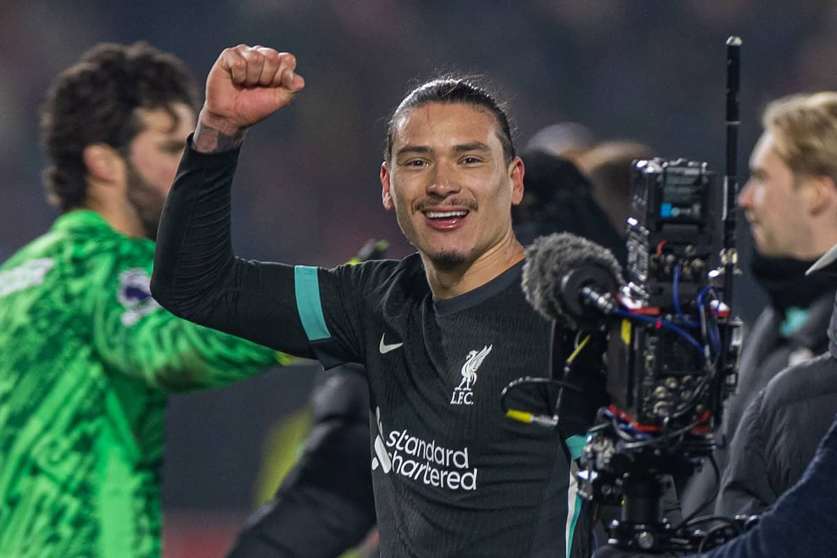 LONDON, ENGLAND - Saturday, January 18, 2025: Liverpool's two-goal hero Darwin Núñez celebrates after the FA Premier League match between Brentford FC and Liverpool FC at the Brentford Community Stadium. (Photo by David Rawcliffe/Propaganda)