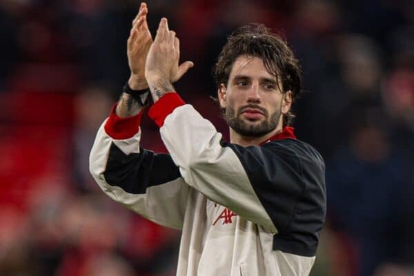 LIVERPOOL, ENGLAND - Saturday, January 25, 2025: Liverpool's Dominik Szoboszlai applauds the supporters after the FA Premier League match between Liverpool FC and Ipswich Town FC at Anfield. Liverpool won 4-1. (Photo by David Rawcliffe/Propaganda)