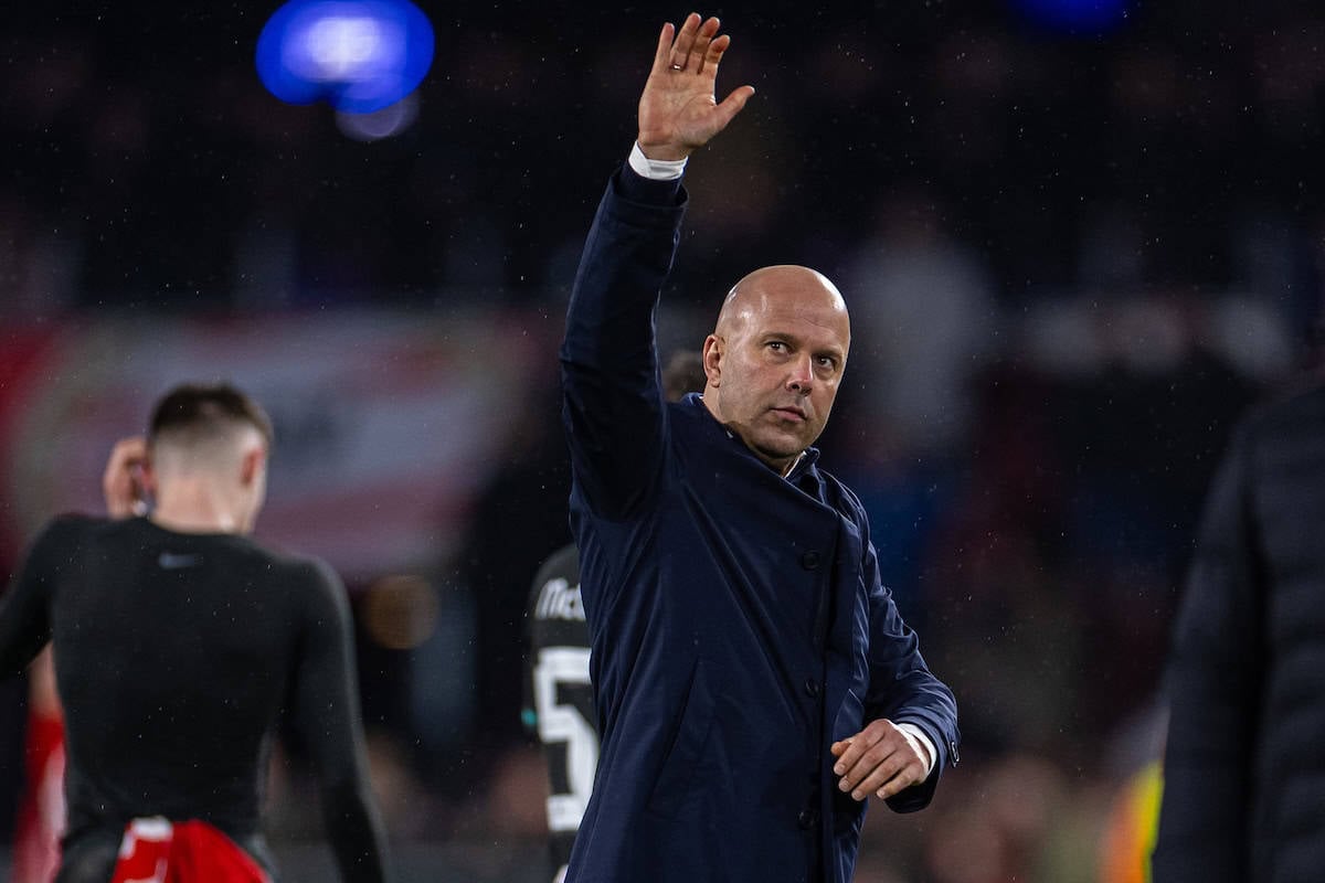 EINDHOVEN, NETHERLANDS - Wednesday, January 29, 2025: Liverpool's head coach Arne Slot waves to the supporters after the UEFA Champions League Matchday 8 game between PSV Eindhoven and Liverpool FC at the Philips Stadion. (Photo by David Rawcliffe/Propaganda)