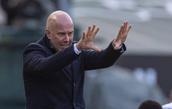 PLYMOUTH, ENGLAND - Sunday, February 9, 2025: Liverpool's head coach Arne Slot during the FA Cup 4th Round match between Plymouth Argyle FC and Liverpool FC at Home Park. (Photo by David Rawcliffe/Propaganda)