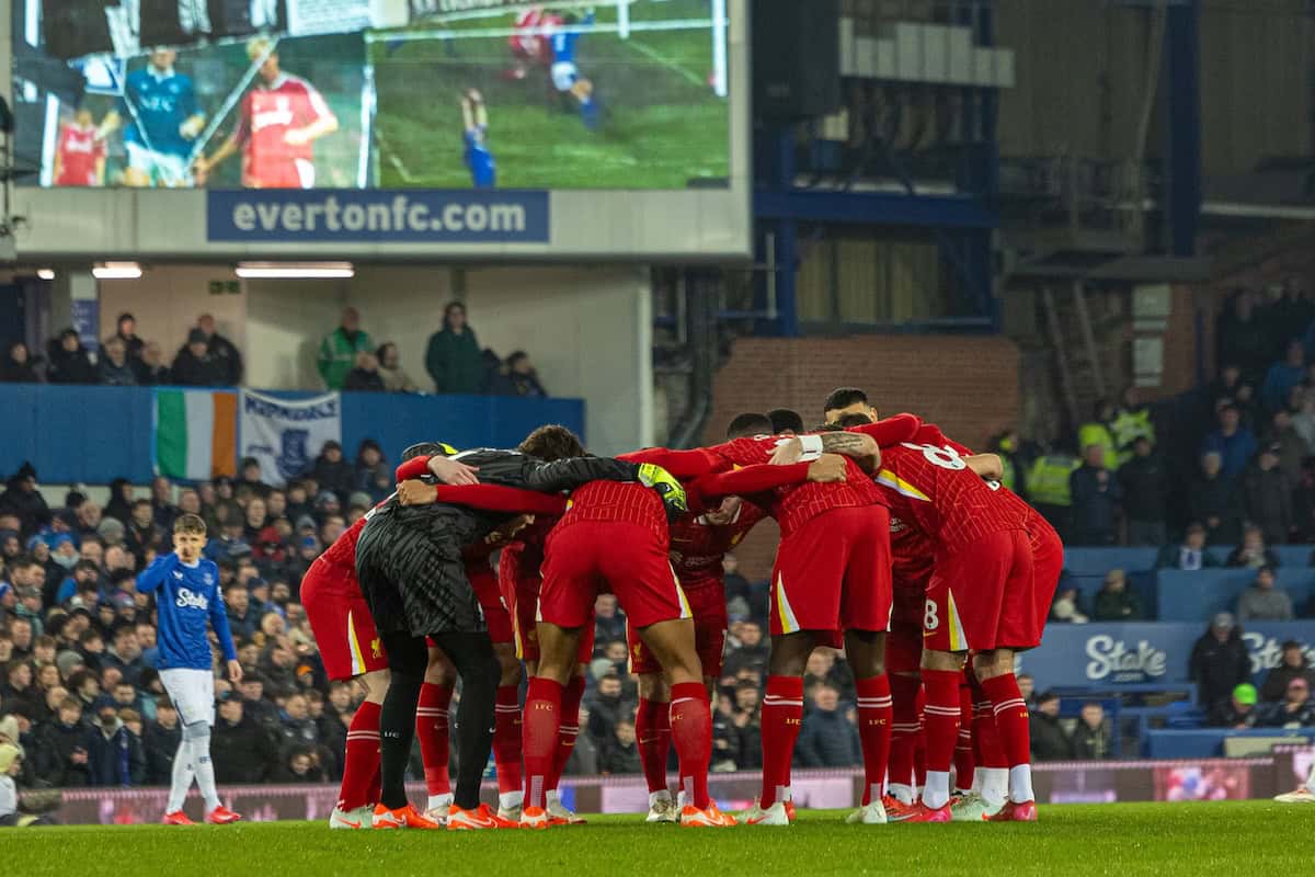 LIVERPOOL, ENGLAND - Wednesday, February 12, 2025: Liverpool players form a pre-match huddle before the FA Premier League match between Everton FC and Liverpool FC, the 245th Merseyside Derby and the last one at Goodison Park. (Photo by David Rawcliffe/Propaganda)