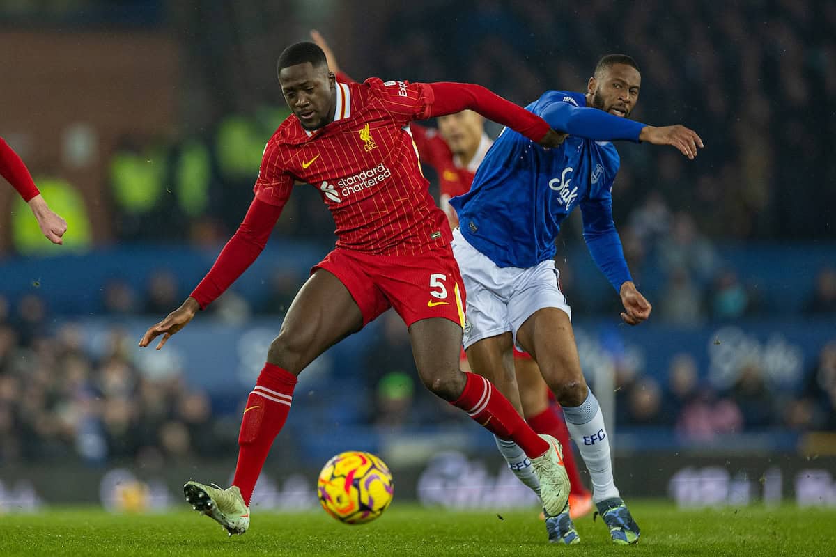 LIVERPOOL, ENGLAND - Wednesday, February 12, 2025: Liverpool's Ibrahima Konaté (L) is challenged by Everton's Norberto Bercique Gomes Betuncal 'Beto' during the FA Premier League match between Everton FC and Liverpool FC, the 245th Merseyside Derby and the last one at Goodison Park. (Photo by David Rawcliffe/Propaganda)