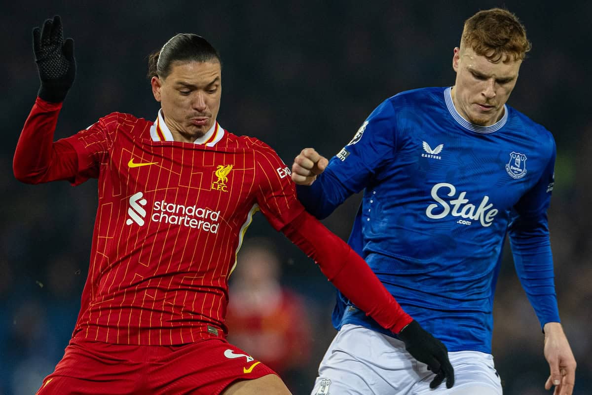 LIVERPOOL, ENGLAND - Wednesday, February 12, 2025: Liverpool's Darwin Núñez (L) is challenged by Everton's Jarrad Branthwaite during the FA Premier League match between Everton FC and Liverpool FC, the 245th Merseyside Derby and the last one at Goodison Park. (Photo by David Rawcliffe/Propaganda)