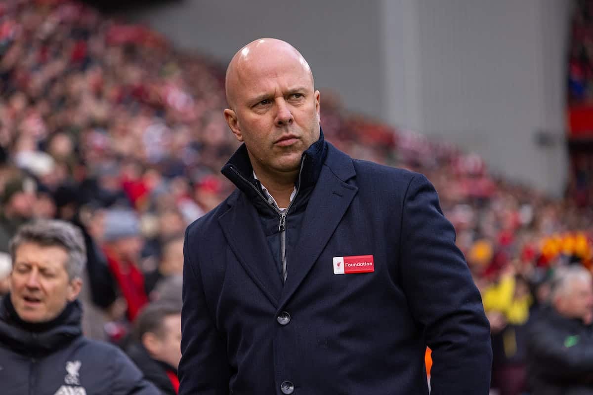 LIVERPOOL, ENGLAND - Sunday, February 16, 2025: Liverpool's head coach Arne Slot before the FA Premier League match between Liverpool FC and Wolverhampton Wanderers FC at Anfield. (Photo by David Rawcliffe/Propaganda)