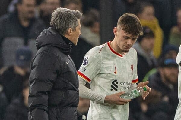 BIRMINGHAM, ENGLAND - Wednesday, February 19, 2025: Liverpool's Conor Bradley goes off with an injury during the FA Premier League match between Aston Villa FC and Liverpool FC at Villa Park. (Photo by David Rawcliffe/Propaganda)