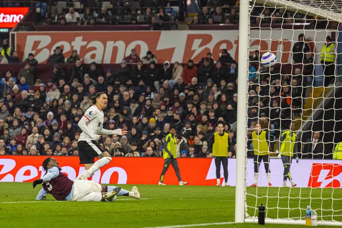 BIRMINGHAM, ENGLAND - Wednesday, February 19, 2025: Liverpool's Darwin Núñez shoots over the bar during the FA Premier League match between Aston Villa FC and Liverpool FC at Villa Park. (Photo by David Rawcliffe/Propaganda)