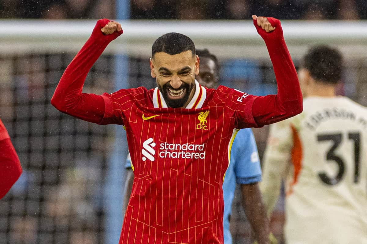 MANCHESTER, ENGLAND - Sunday, February 23, 2025: Liverpool's Mohamed Salahcelebrates after assisting the second goal during the FA Premier League match between Manchester City FC and Liverpool FC at the City of Manchester Stadium. (Photo by David Rawcliffe/Propaganda)