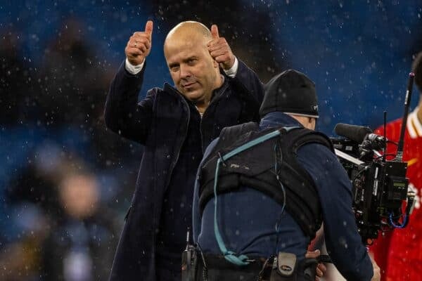 MANCHESTER, ENGLAND - Sunday, February 23, 2025: Liverpool's head coach Arne Slot celebrates after the FA Premier League match between Manchester City FC and Liverpool FC at the City of Manchester Stadium. Liverpool won 2-0. (Photo by David Rawcliffe/Propaganda)