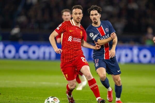 PARIS, FRANCE - Wednesday, March 5, 2025: Liverpool's Diogo Jota (L) and Paris Saint-Germain's Vítor Machado Ferreira 'Vitinha' during the UEFA Champions League Round of 16 1st Leg game between Paris Saint-Germain and Liverpool FC at the Parc des Princes. (Photo by David Rawcliffe/Propaganda)