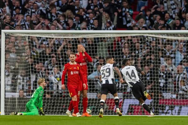 LONDON, ENGLAND - Sunday, March 16, 2025: Liverpool's Alexis Mac Allister (L) and captain Virgil van Dijk react as Newcastle United score their second goal during the Football League Cup Final match between Liverpool FC and Newcastle United FC at Wembley Stadium. (Photo by David Rawcliffe/Propaganda)